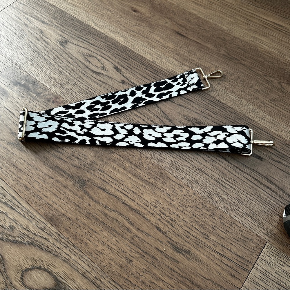 Stylish Leopard Print Crossbody Strap